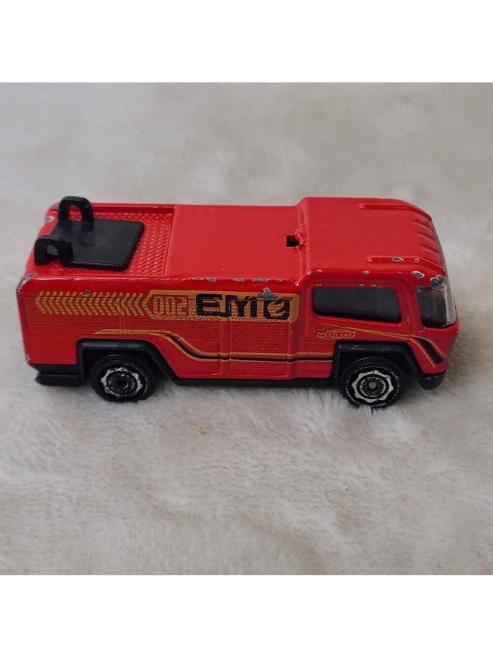 Fast Lane EA-002 Fire Truck Diecast 1:64 Red Rescue Engine Missing Ladder - Picture 2 of 9